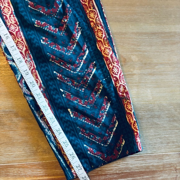 Ralph Lauren Blue & Red Tribal Print Lightweight Silky Tapered Pants Size 6 - Picture 7 of 9